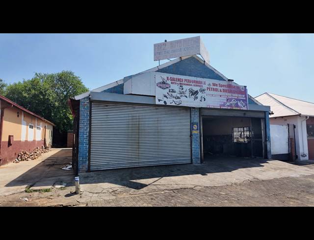 495M² BUSINESS FOR SALE IN SPRINGS CENTRAL